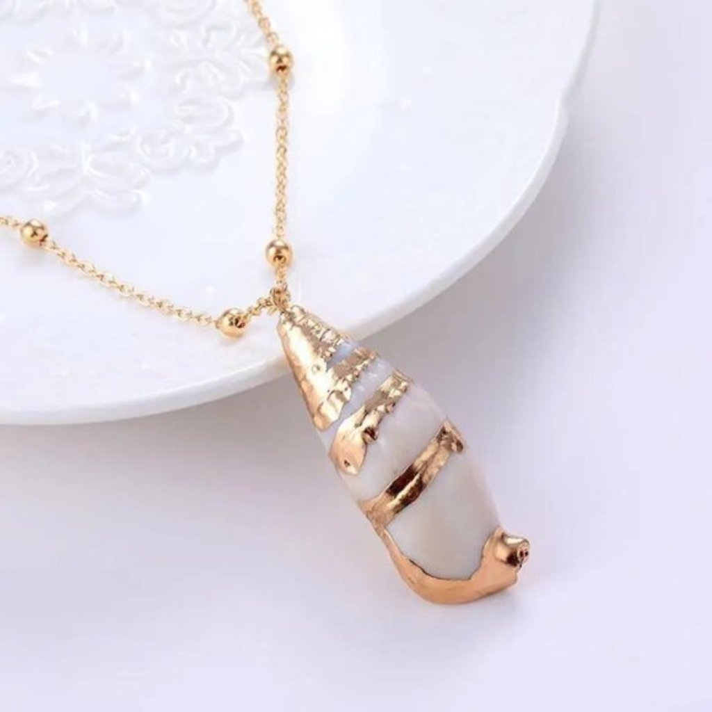Spiral Turritella Sea Shell Necklace White Shell Pendant With Gold Trim Chain 29$